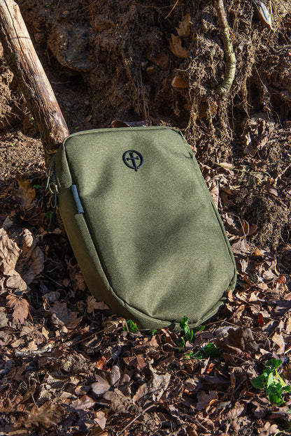 Saber Spectra Scales Pouch Large