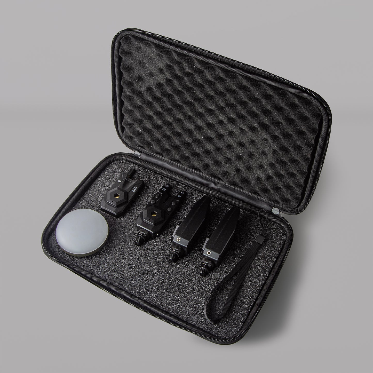 Saber S5 3+1 Bite Alarm set inc Bivvy Light